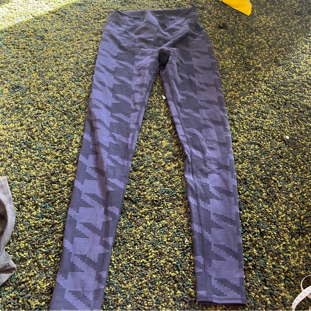Alo high rise Geometric Pattern Leggings - navy tones